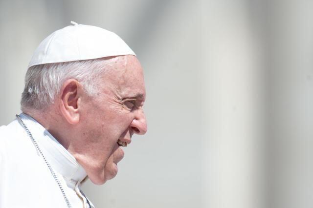 Papa “Il futuro si costruisce insieme a migranti, rifugiati e sfollati”