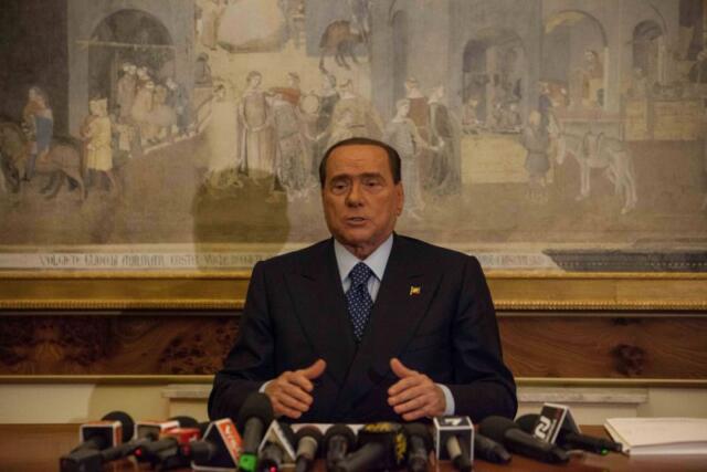 Berlusconi esce dalla terapia intensiva, prosegue degenza in reparto