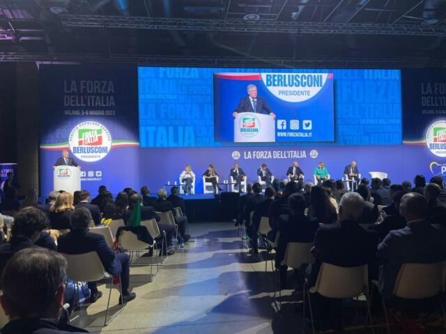 FI apre convention a Milano, Tajani “Siamo il centro della politica”