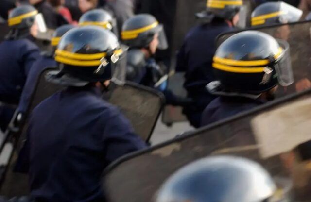 In Francia quinta notte di scontri, oltre 700 arresti