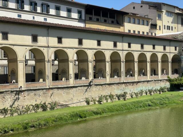 Corridoio Vasariano a Firenze, al via ripulitura delle colonne