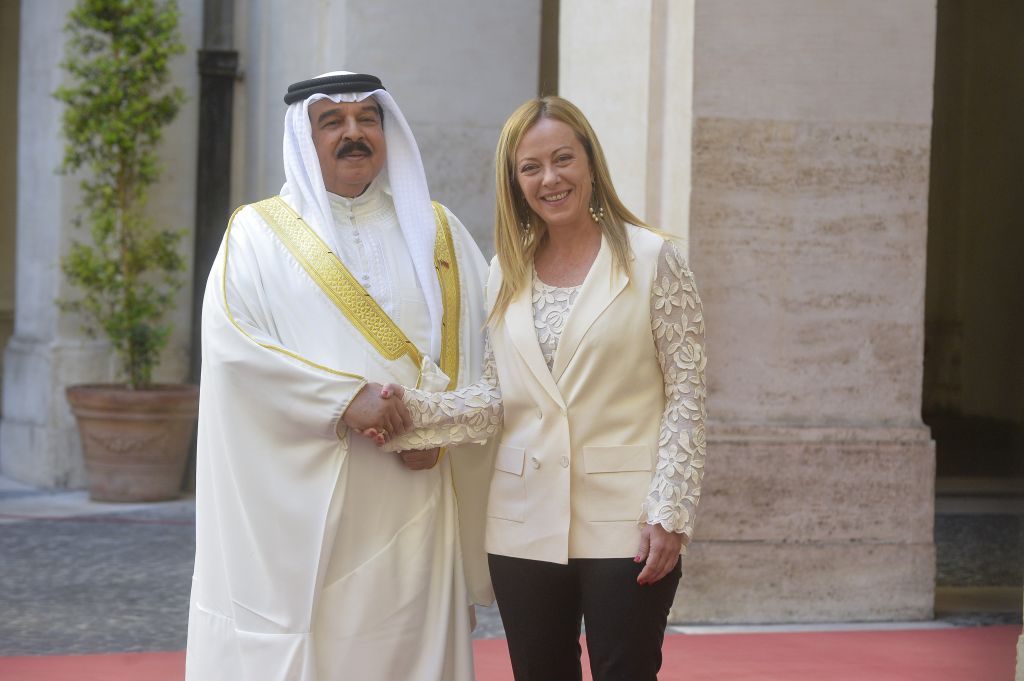 Medio Oriente, Meloni incontra Re Bahrein “Evitare allargamento crisi”