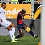 Luvumbo salva il Cagliari al 96°, Napoli fermato sull’1-1